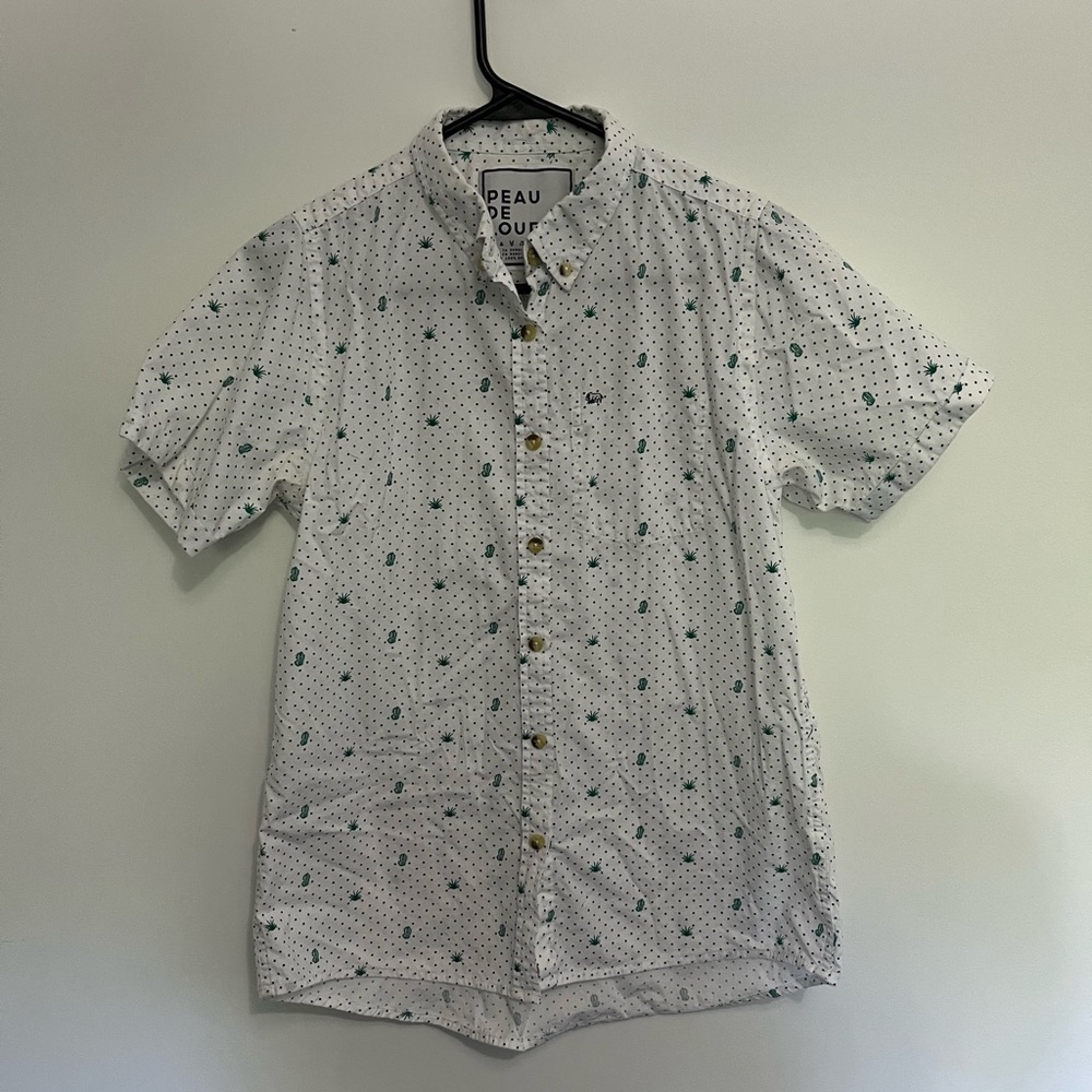 Peau De Loup Succulent SS Button Up size 6
